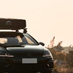 namiot-dachowy-Lite-Cruiser-zlozony-na-VW-Golf-Hatchback-pion